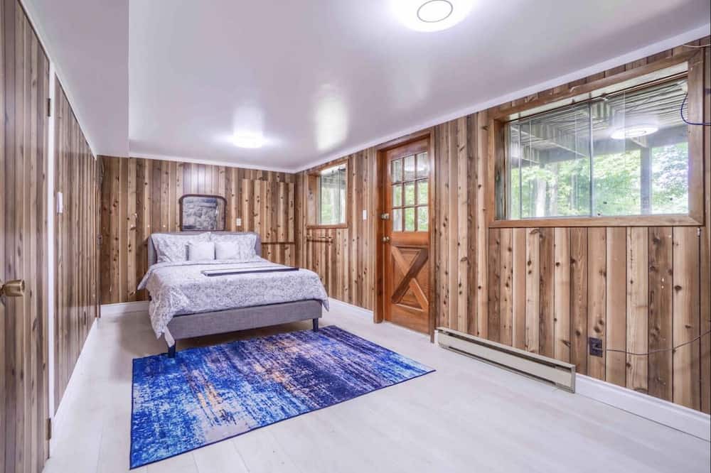 Photo of Bedroom in Coboconk