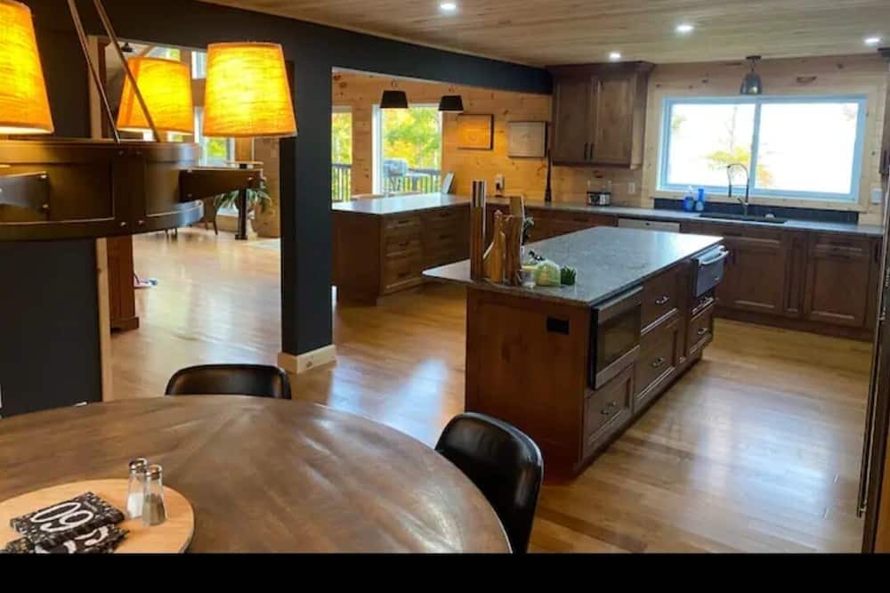 Photo of Kitchen in Manitoulin District