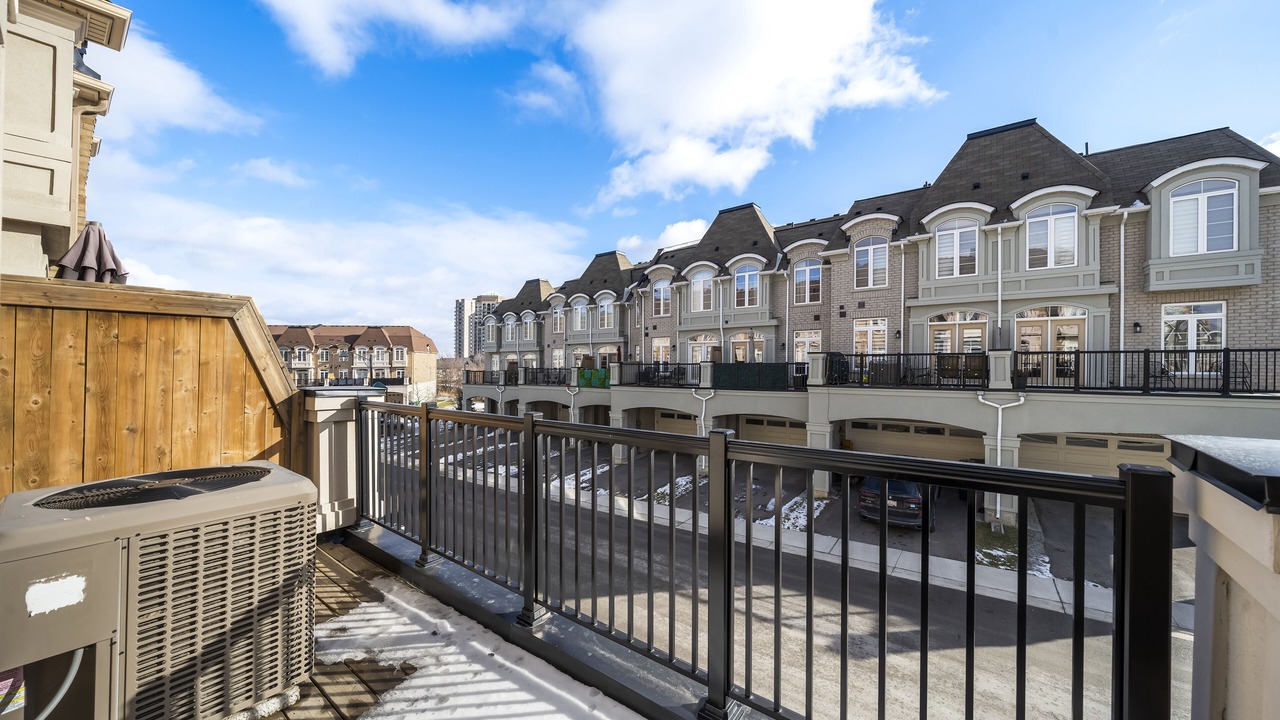 Photo of Outdoor in Hurontario