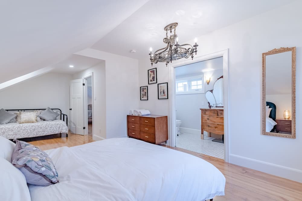 Photo of Bedroom in Elora