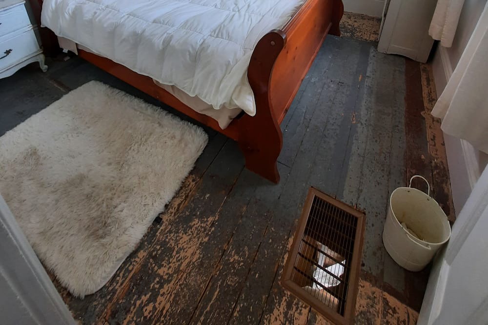 Photo of Bedroom in South Algonquin