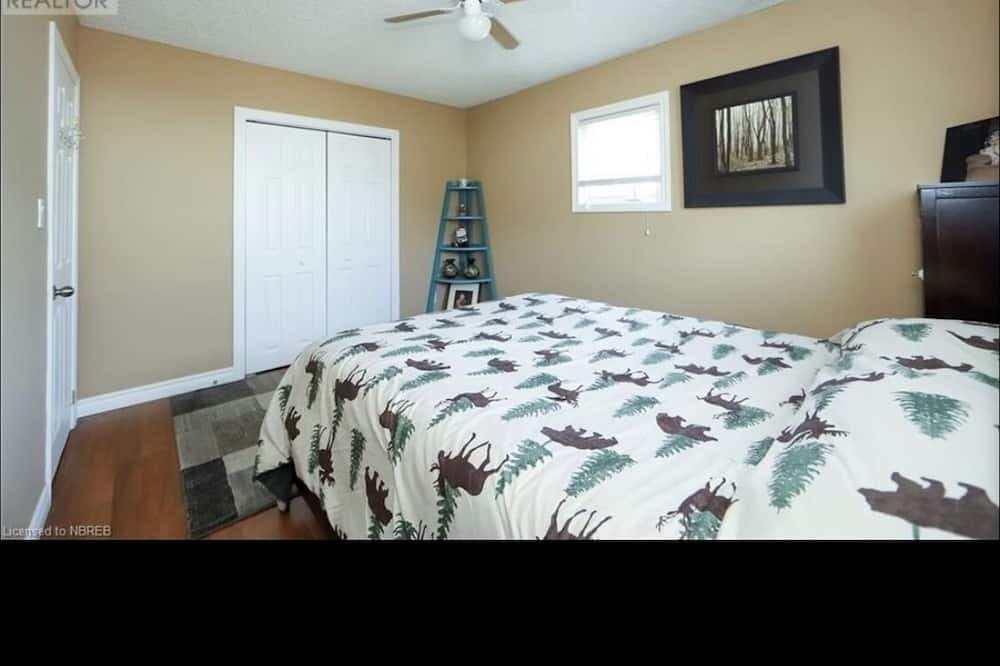 Photo of Bedroom in Temagami