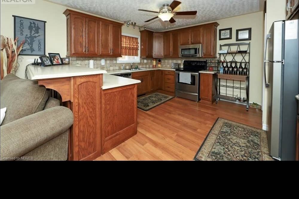 Photo of Kitchen in Temagami