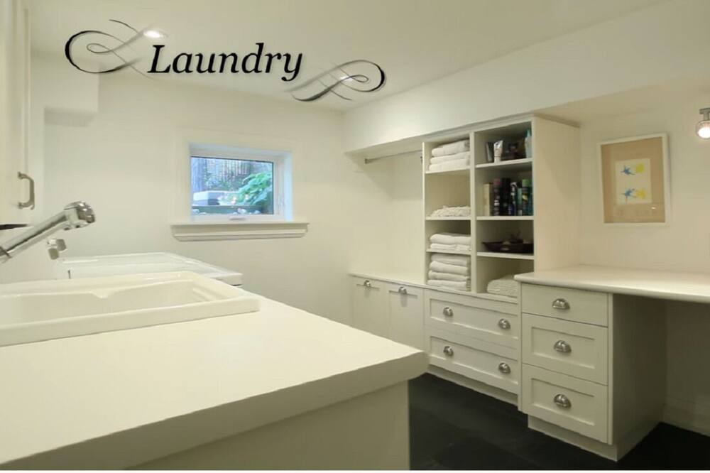 Photo of Bedroom in Mineola