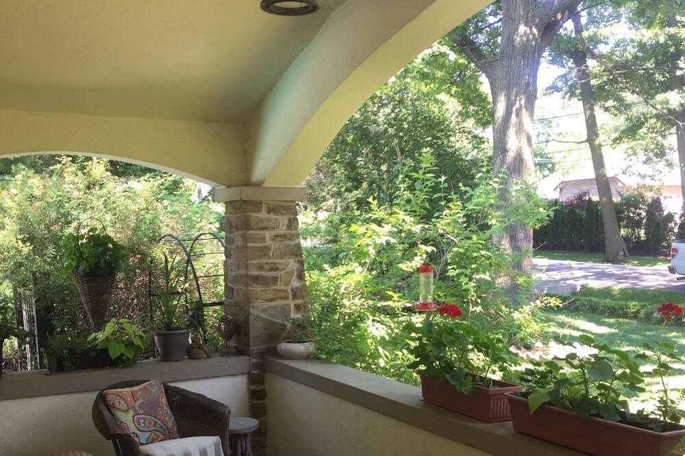 Photo of Outdoor in Mineola