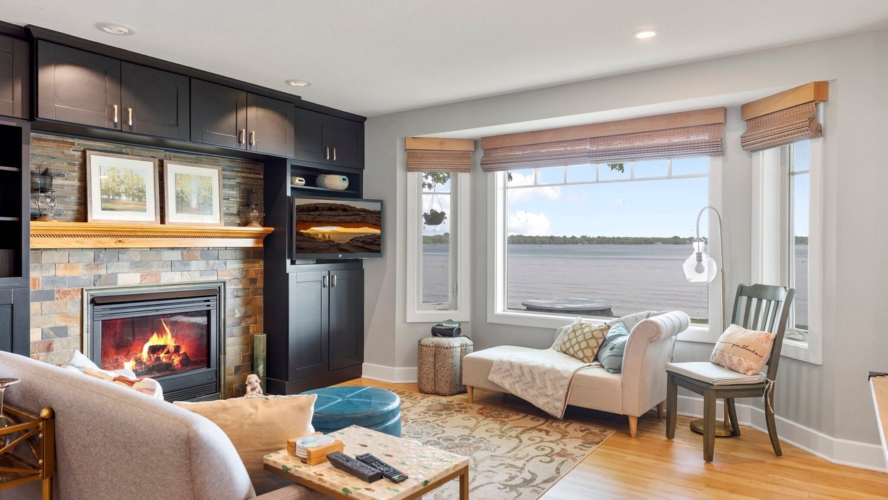 Photo of Livingroom in Oak Grove