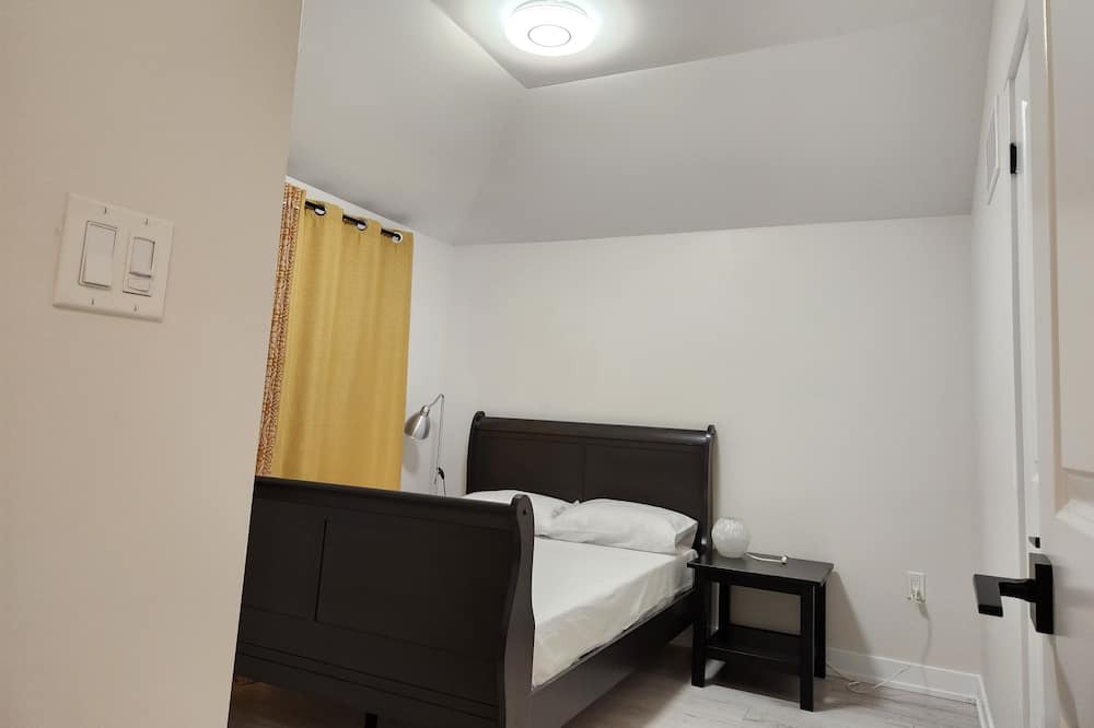 Photo of Bedroom in Jacksons Point