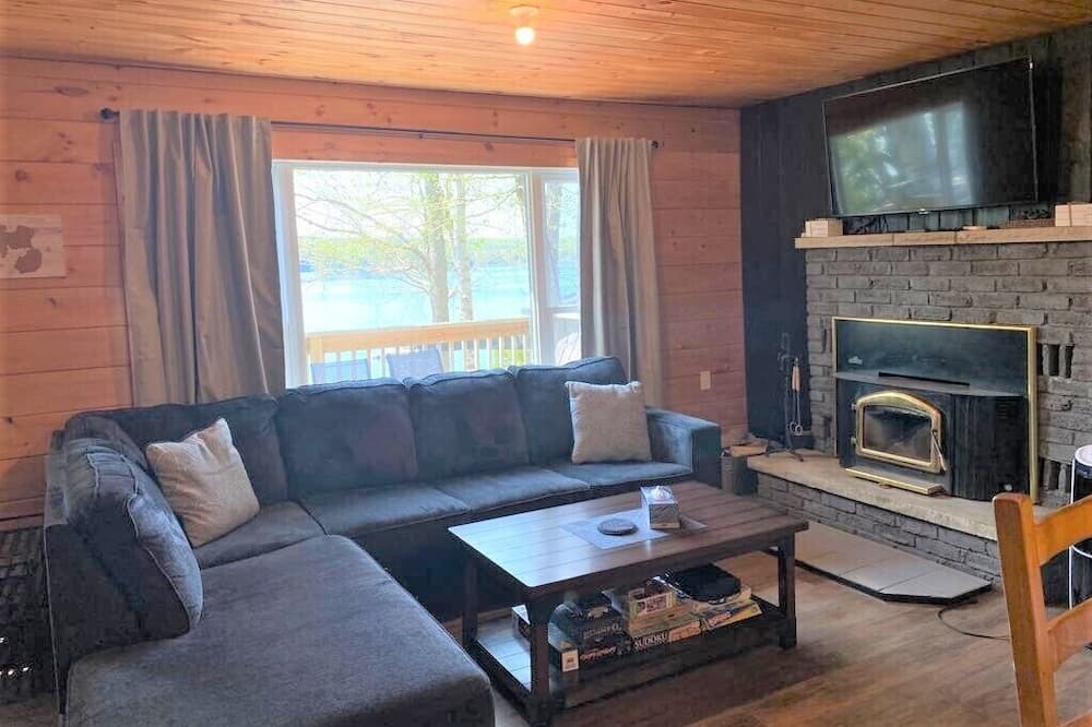 Photo of Livingroom in Novar