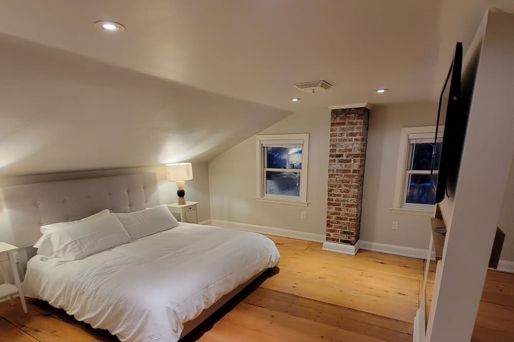 Photo of Bedroom in Thornhill