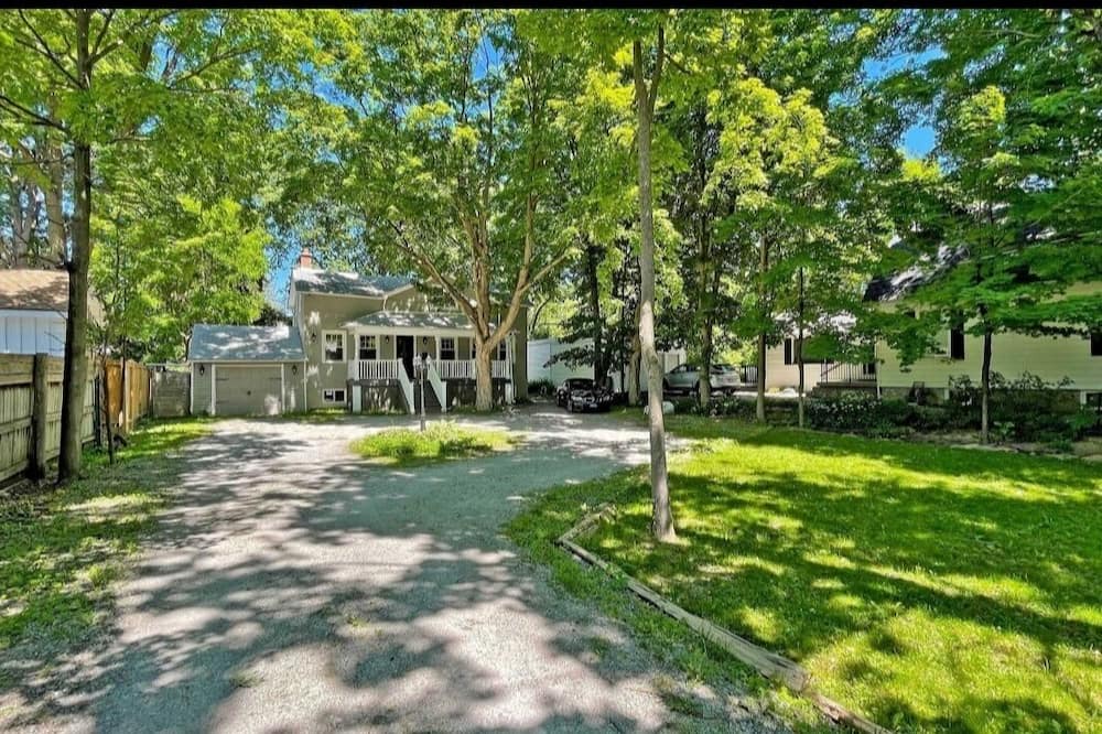 Photo of Outdoor in Thornhill