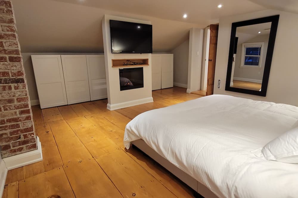 Photo of Bedroom in Thornhill