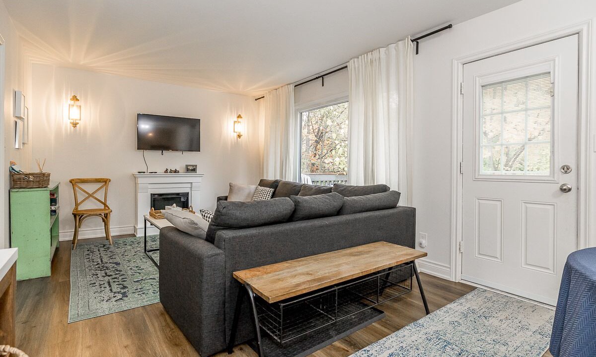 Photo of Livingroom in Tiny