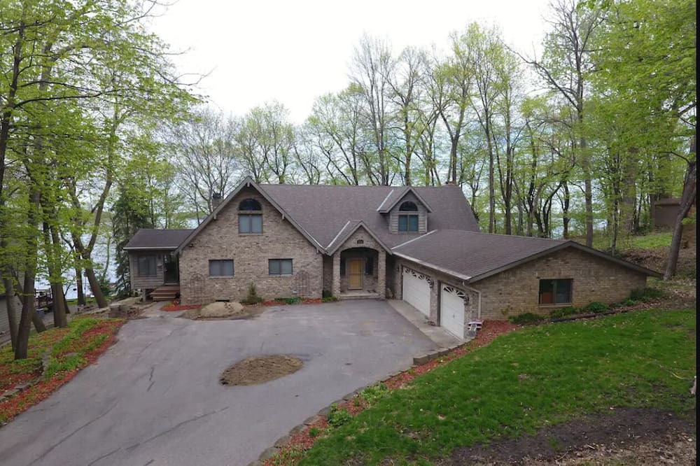 Photo of Outdoor in Madison Lake