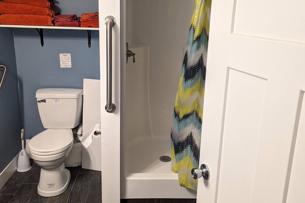 Photo of Bathroom in Madison Lake