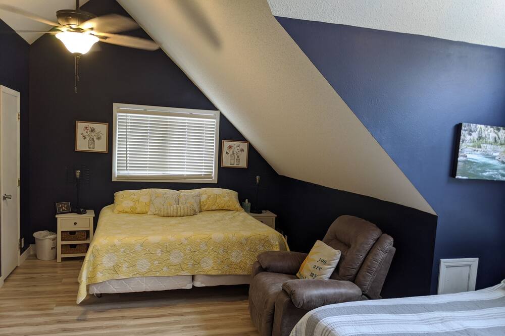 Photo of Bedroom in Madison Lake