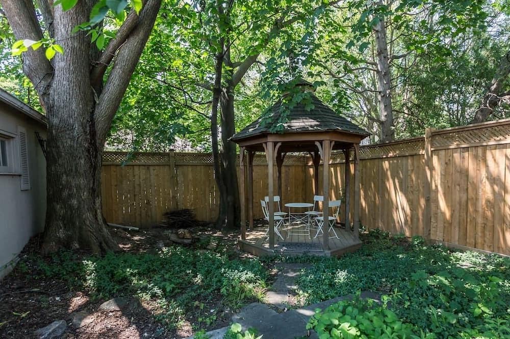 Photo of Outdoor in Sunnylea