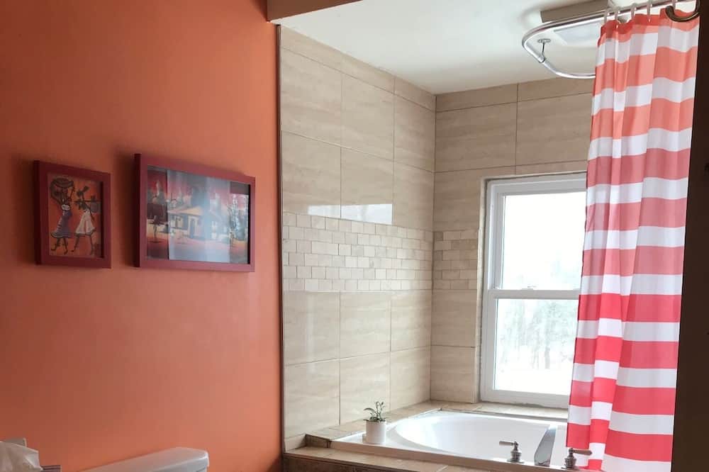 Photo of Bathroom in Elora