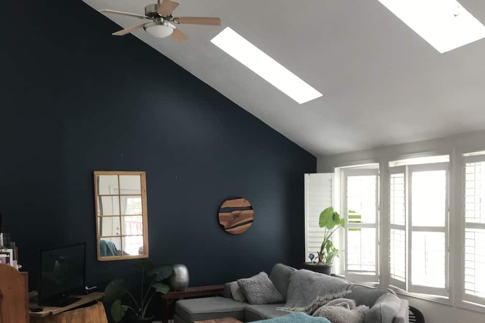 Photo of Livingroom in Elora