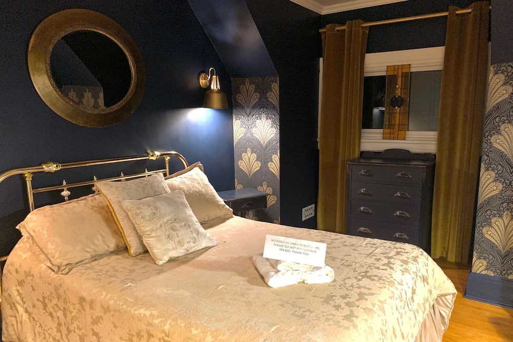 Photo of Bedroom in Midland
