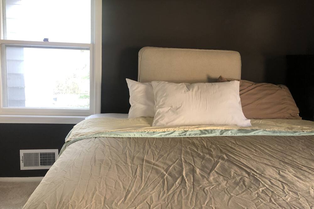 Photo of Bedroom in East Bloomington