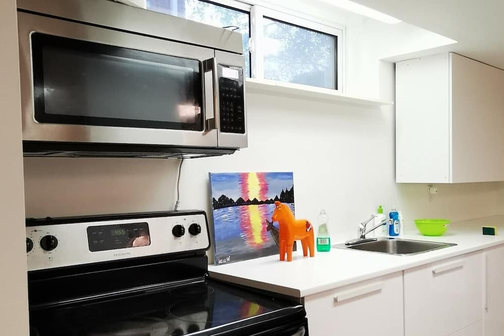 Photo of Kitchen in Clarkson-Lorne Park