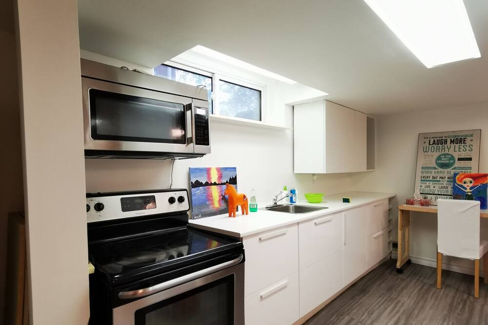 Photo of Kitchen in Clarkson-Lorne Park