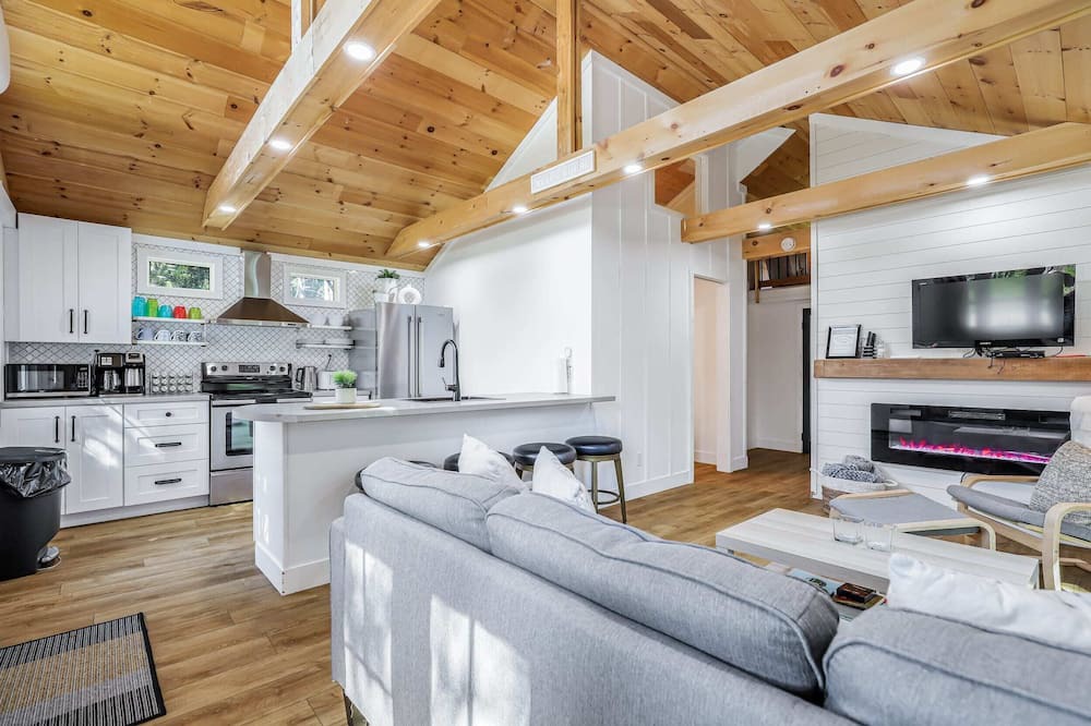 Photo of Livingroom in South Bruce Peninsula