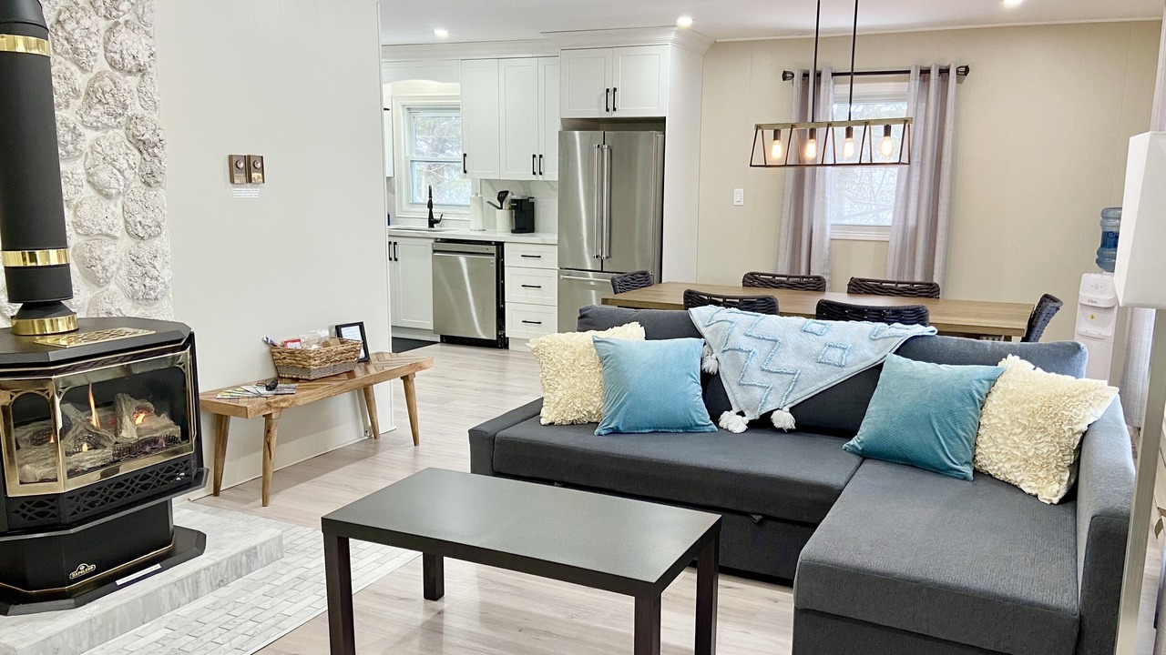 Photo of Livingroom in Omemee
