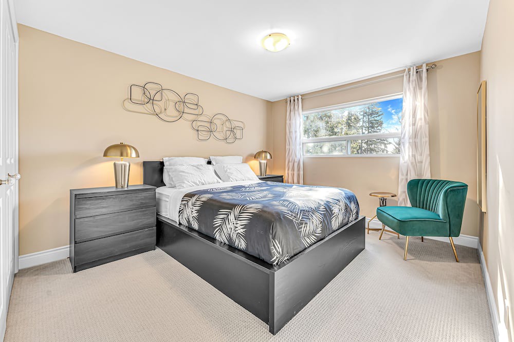 Photo of Bedroom in Clarkson-Lorne Park