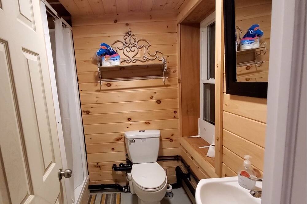 Photo of Bathroom in Crowes Landing