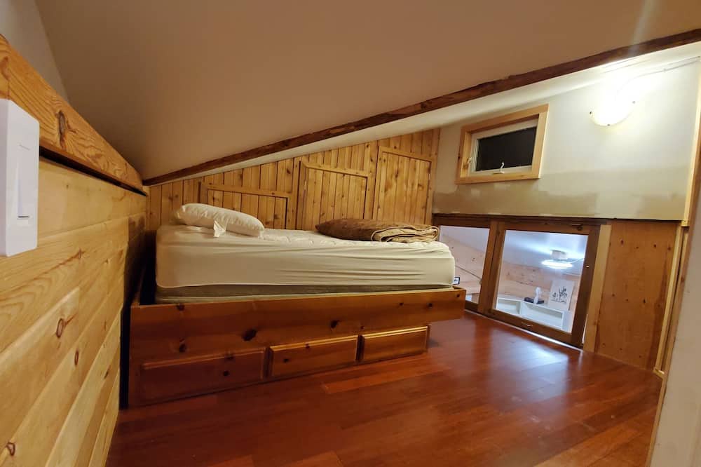 Photo of Bedroom in Crowes Landing