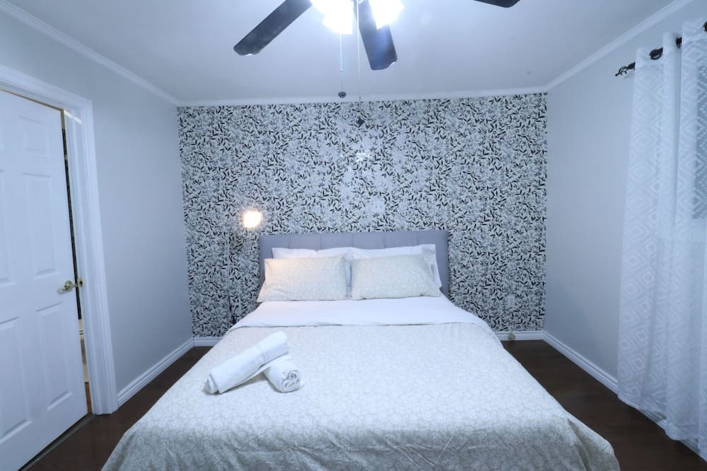 Photo of Bedroom in Manvers