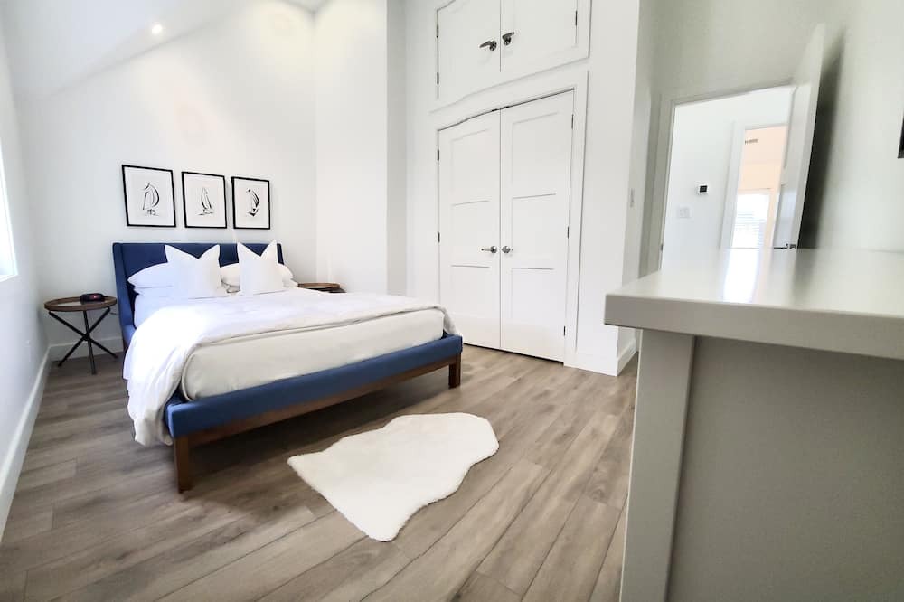 Photo of Bedroom in Point Edward