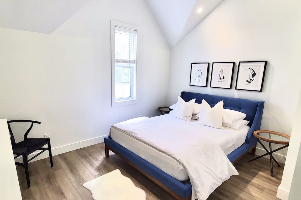 Photo of Bedroom in Point Edward