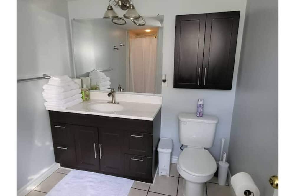 Photo of Bathroom in Amherstview