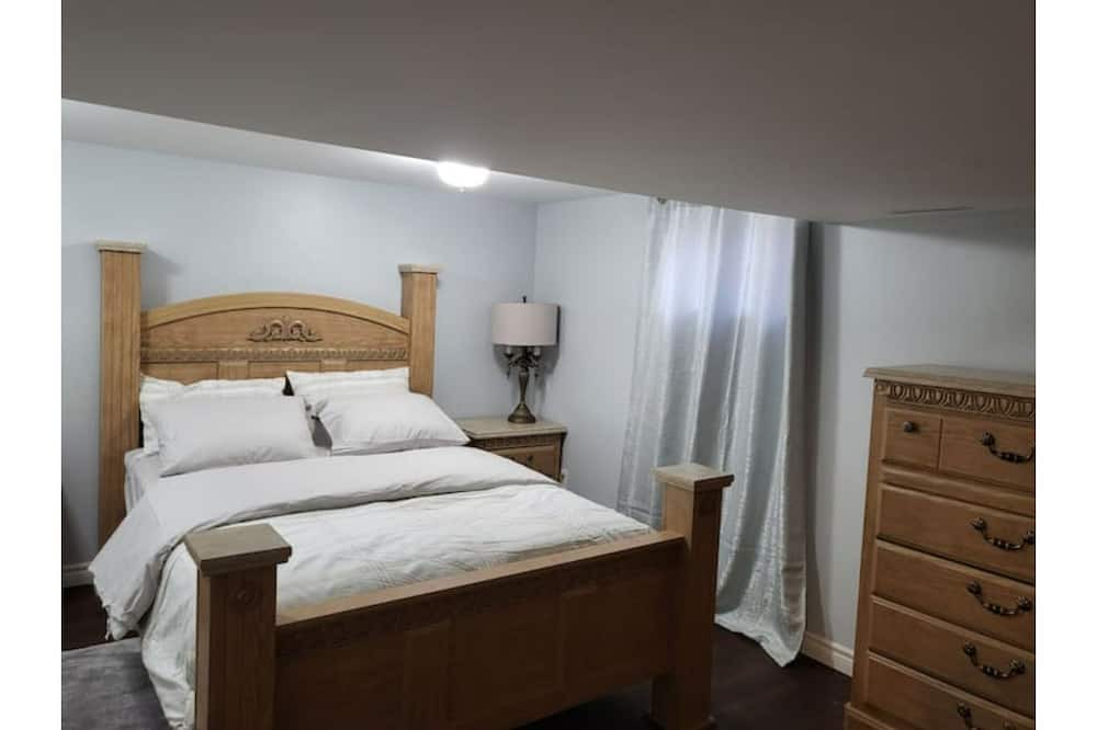 Photo of Bedroom in Amherstview