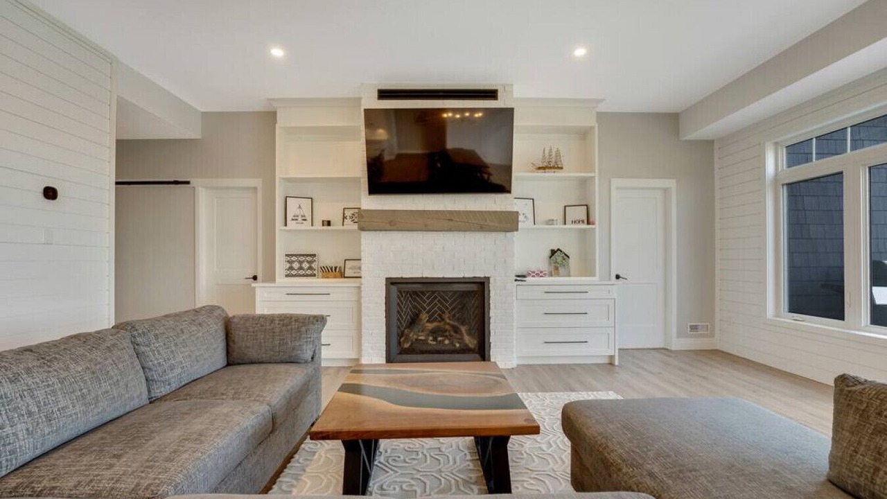 Photo of Livingroom in Coe Hill