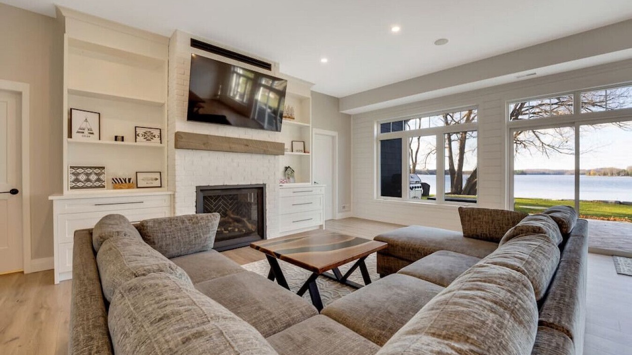Photo of Livingroom in Coe Hill
