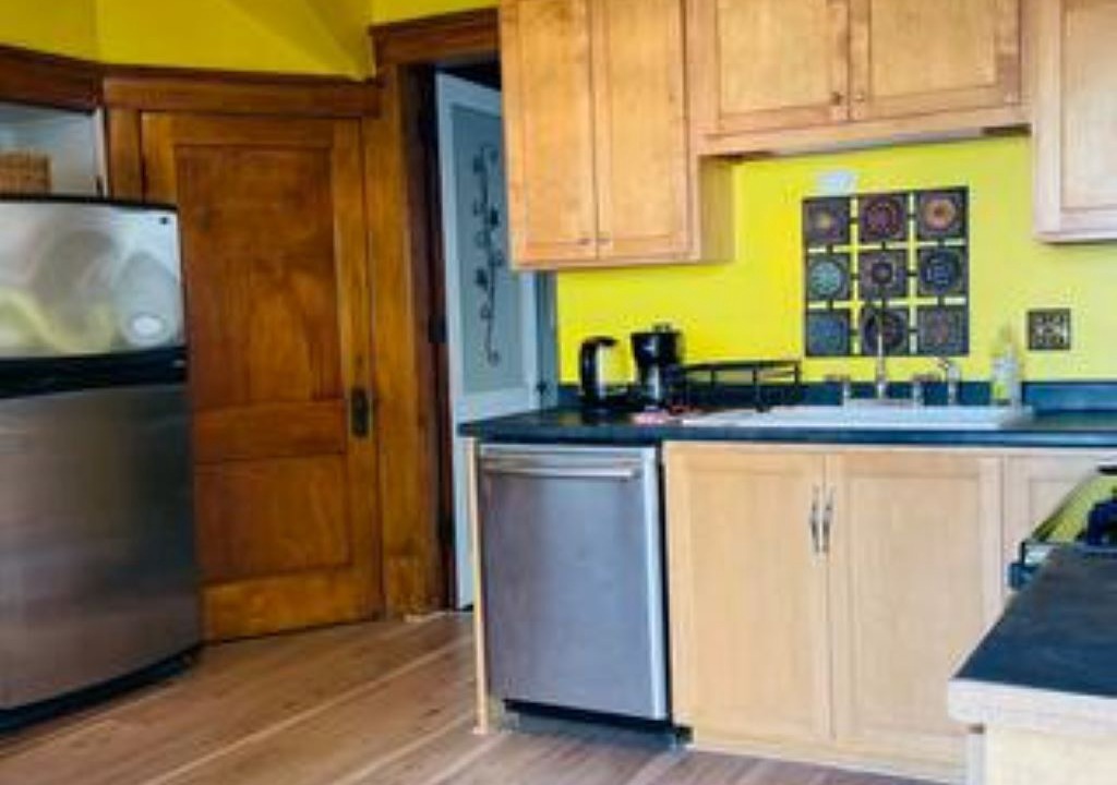 Photo of Kitchen in Summit - University