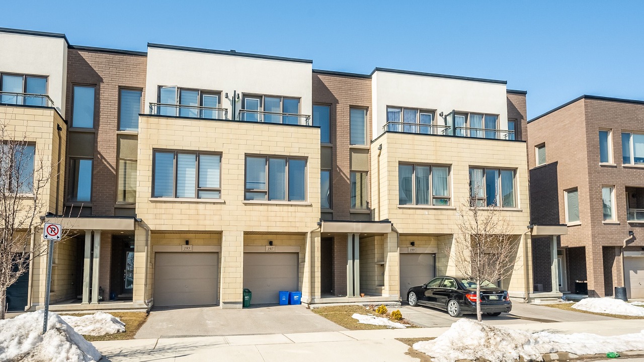 Photo of Outdoor in Oakville