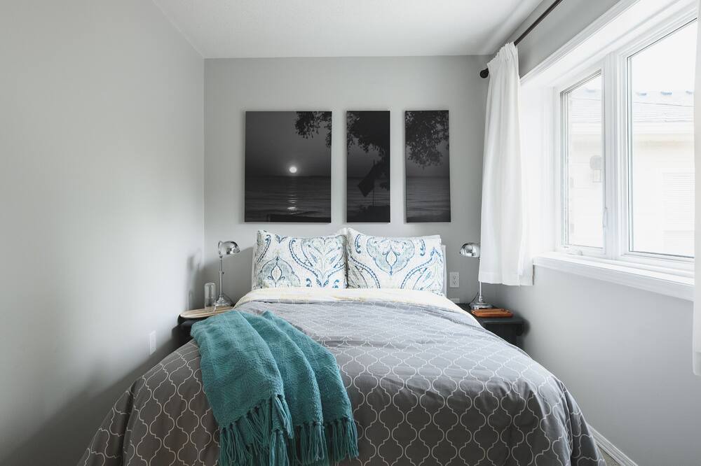 Photo of Bedroom in Sarnia