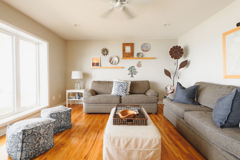 Photo of Livingroom in Sarnia