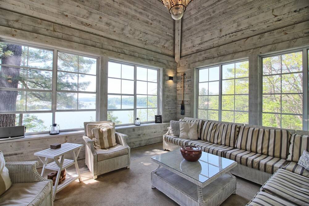 Photo of Bedroom in Rosseau