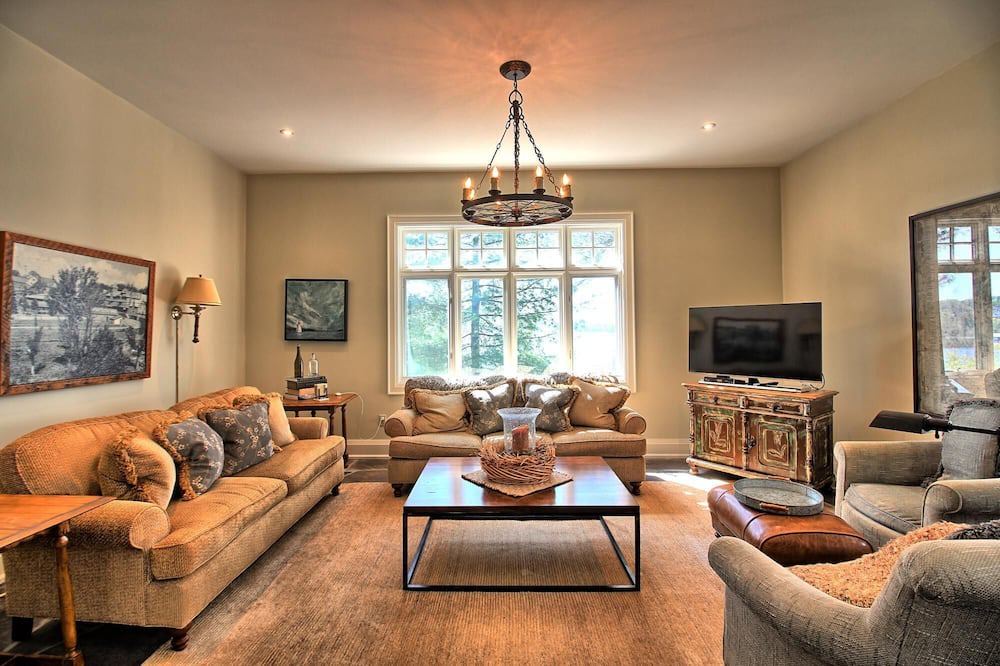 Photo of Bedroom in Rosseau
