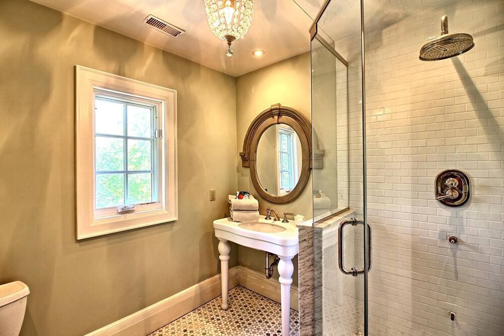 Photo of Bathroom in Rosseau