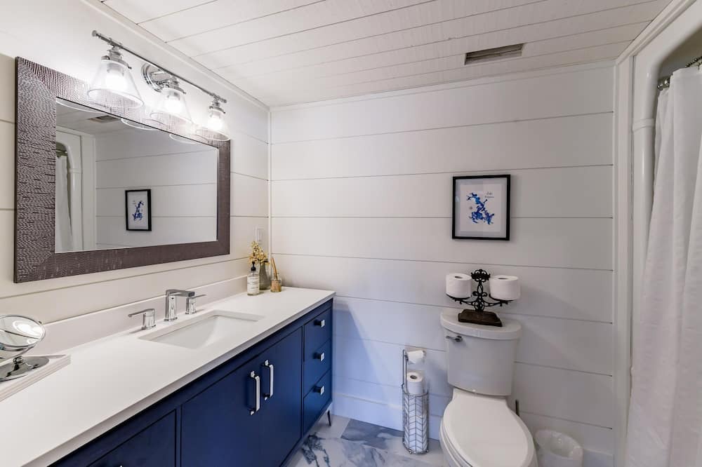 Photo of Bathroom in Rosseau