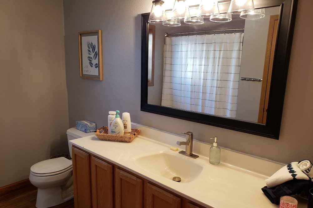 Photo of Bathroom in Elysian