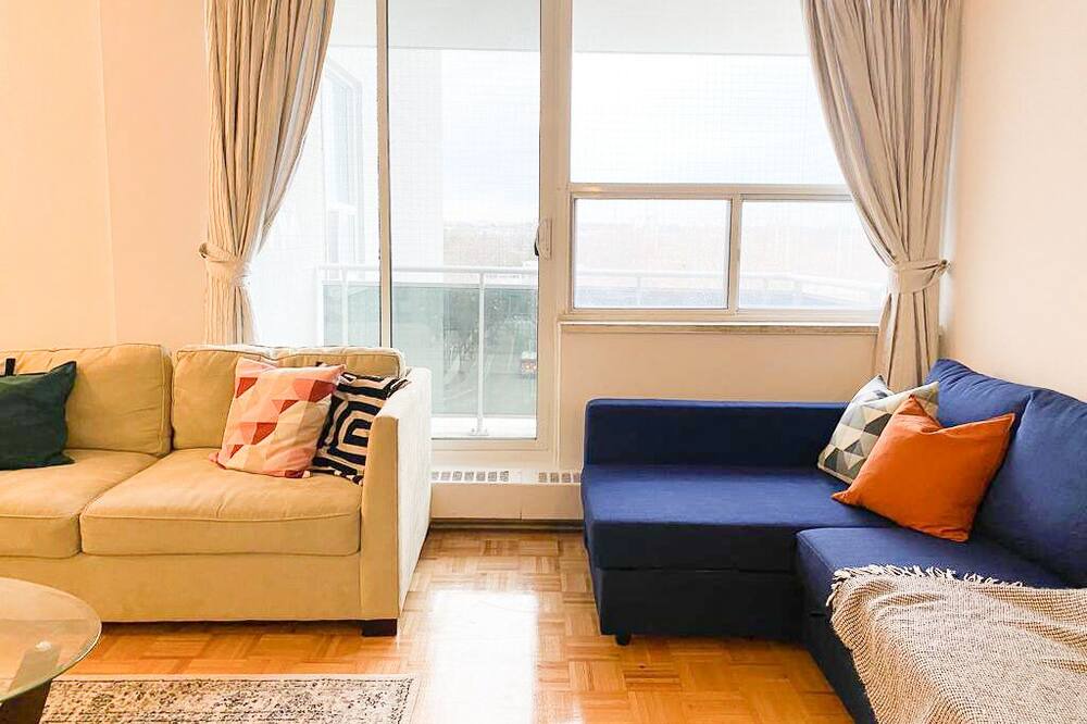 Photo of Livingroom in Flemingdon Park