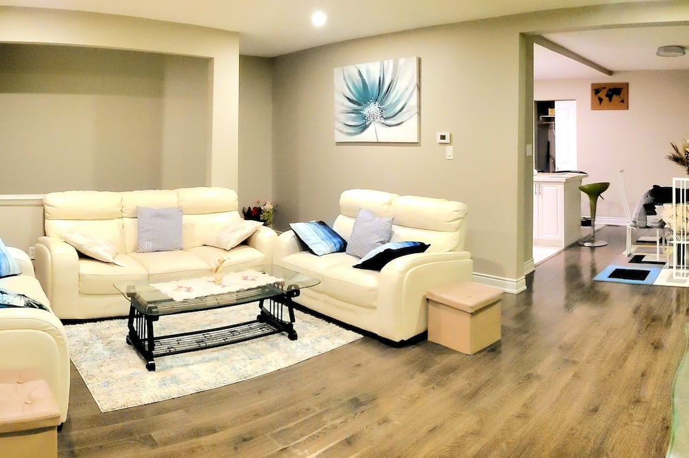 Photo of Livingroom in Durham Region