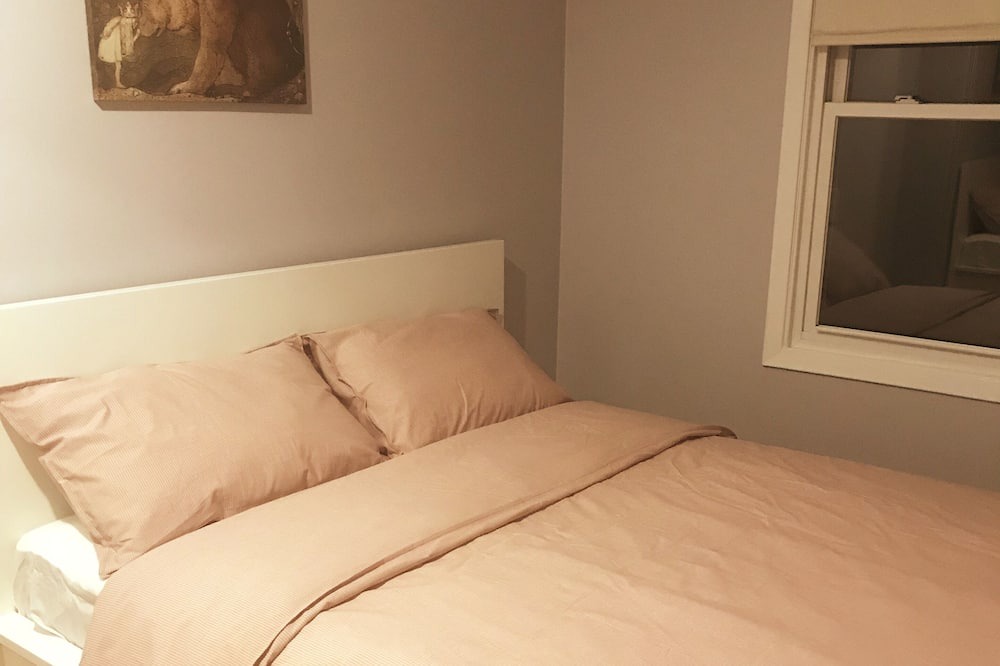 Photo of Bedroom in Rosemount